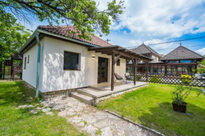 Гостиница MF Diana Family Apartment  Шиофок